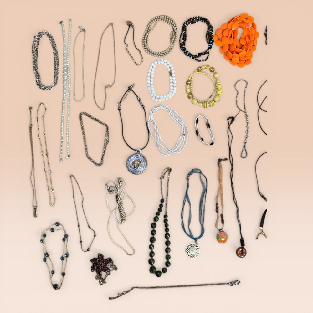 Vintage Costume Jewelry Necklace Lot 50 Pc Mixed Beaded Pendant Chain Must See